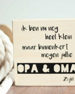 bekendmaking-zwangerschap-opa-oma-houtenblok